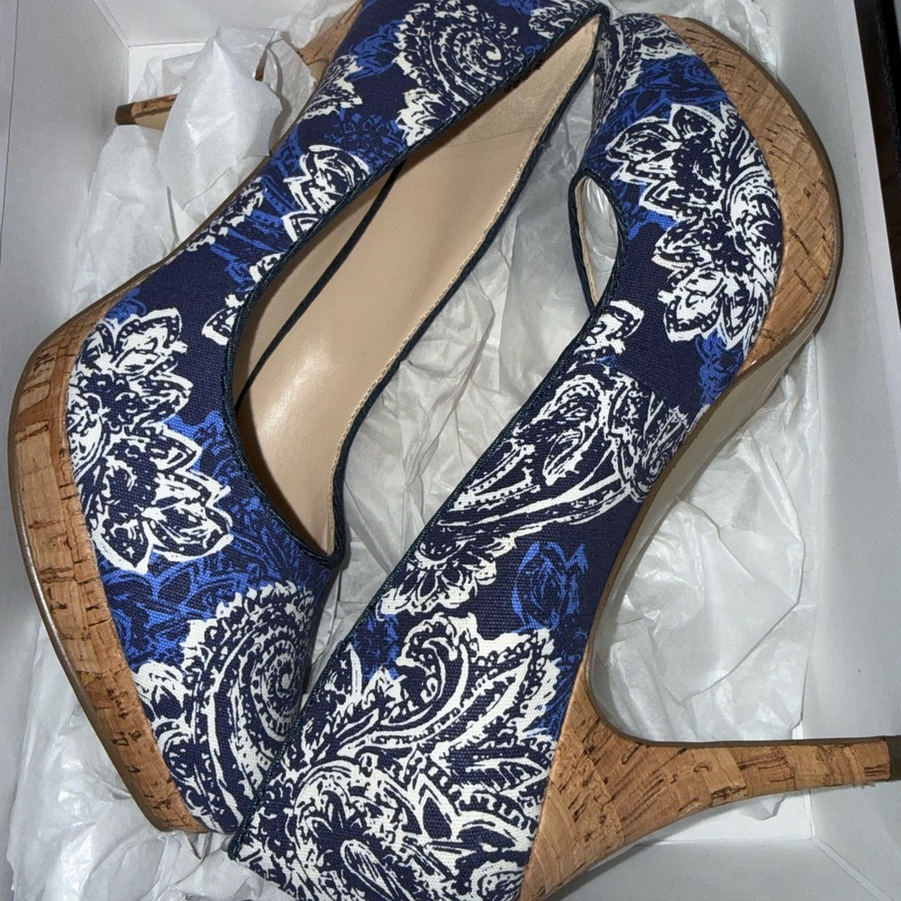 Nine West Navy and White Floral Heels